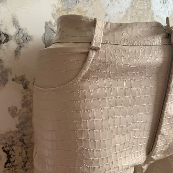 BEIGE FAUX LEATHER CROCODILE TEXTURED PANTS **stretchy** - Picture 3 of 8